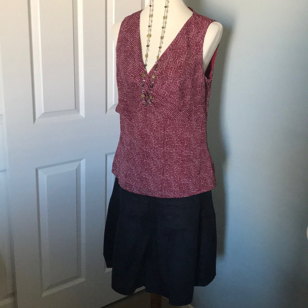 🎉🌟SALE! 💋 Loft. Red Print Sleeveless Top